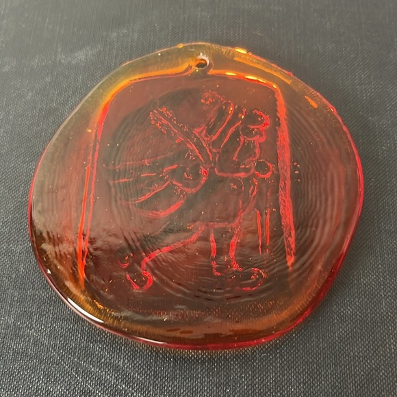 Handmade Amberina Pressed Glass Santa Claus Sun Catcher Ornament - Picture 4 of 5